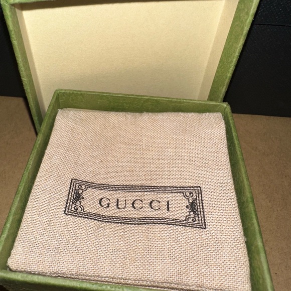 Gucci Beige Heart Earrings - Picture 4 of 5